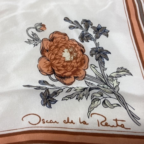 Oscar de la Renta Accessories - Oscar de la Renta Floral Scarf